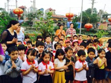 Cô trò trường MN Thanh văn thăm nhà Tưởng niệm Bác Hồ